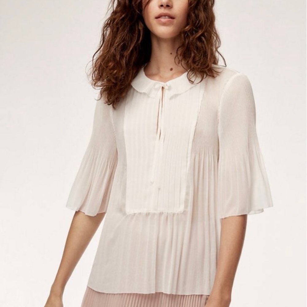 Aritzia wilfred lace blouse Top